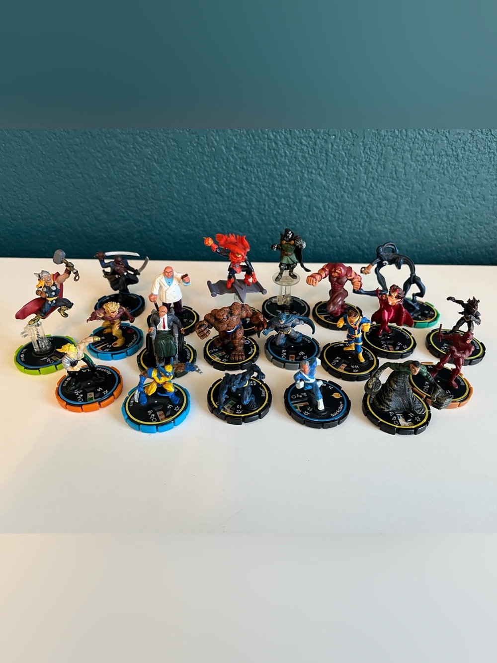 Marvel Heroclix Action Figures lot of 20. (No Cards)